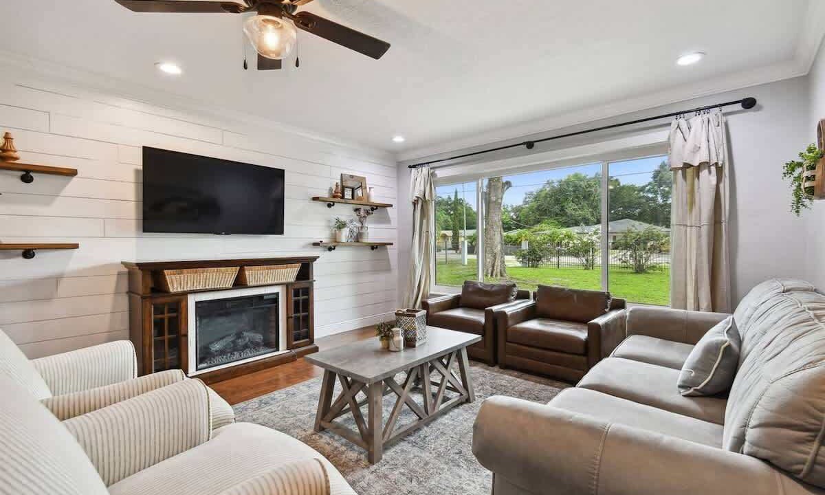 Photo of Livingroom in Lake Magdalene
