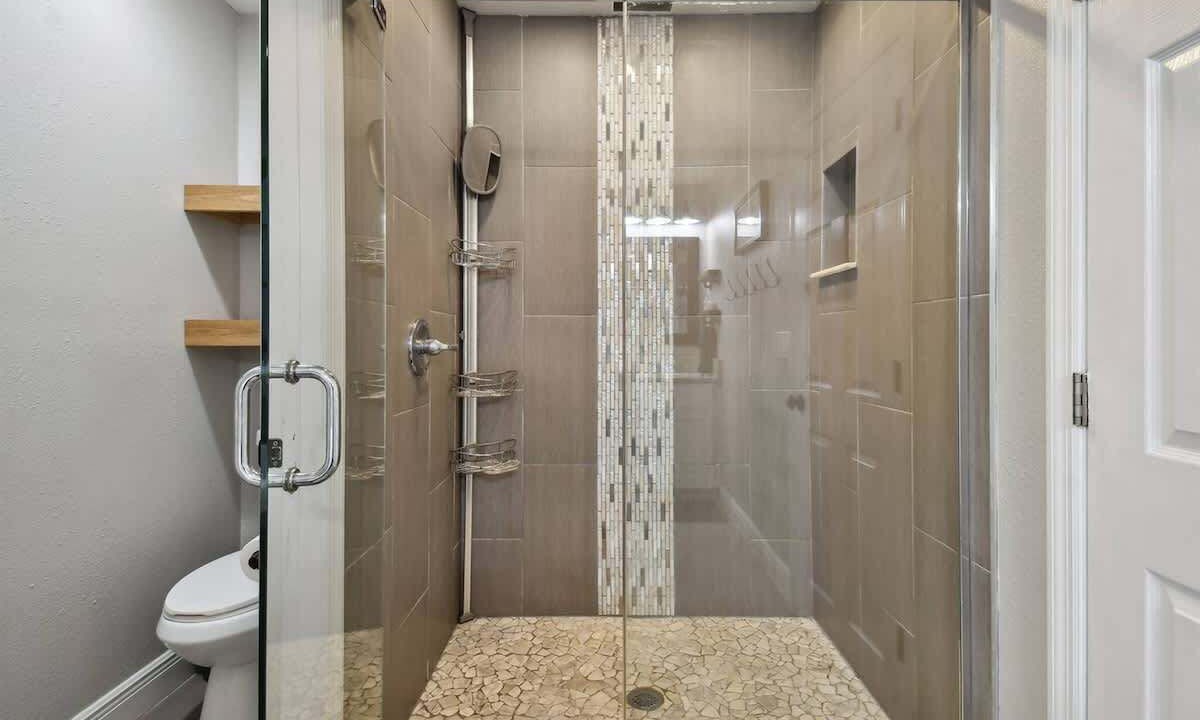 Photo of Bathroom in Lake Magdalene