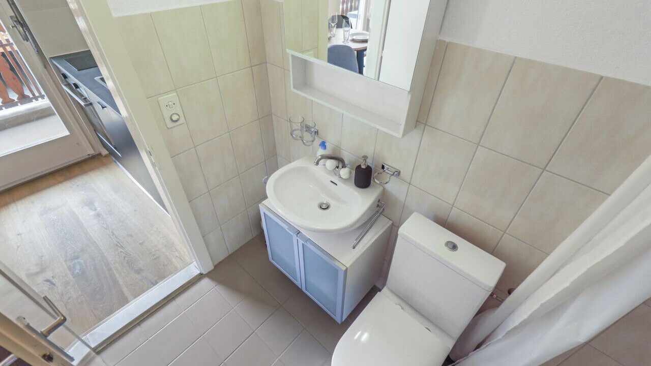 Photo of Bathroom in Noes
