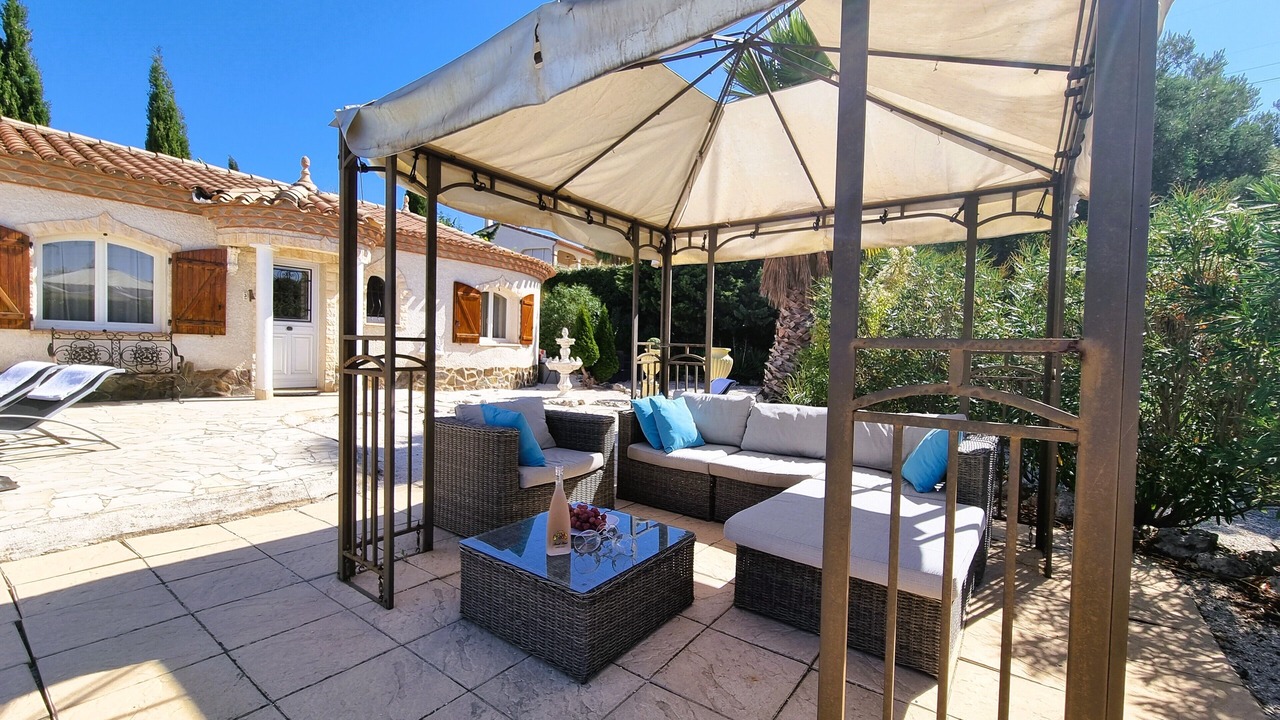 Photo of Patio Balcony in Oupia