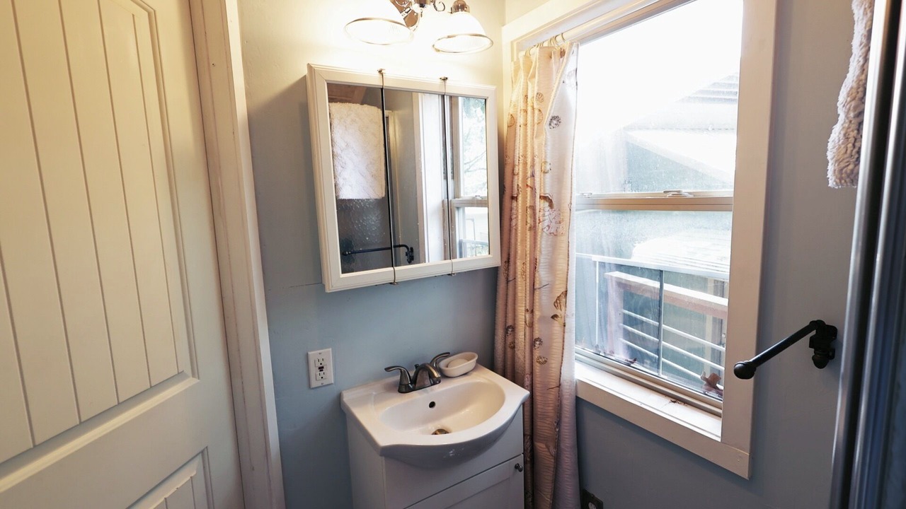 Photo of Bathroom in Pottsboro