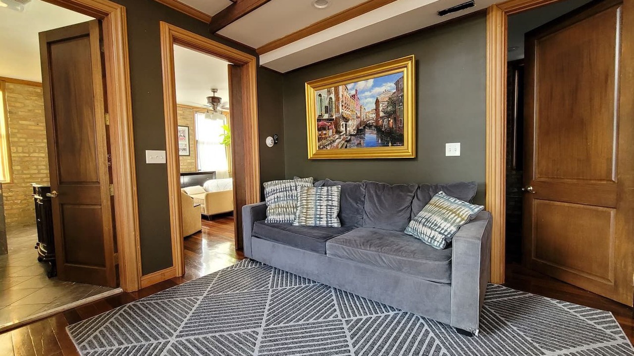 Photo of Livingroom in West Town