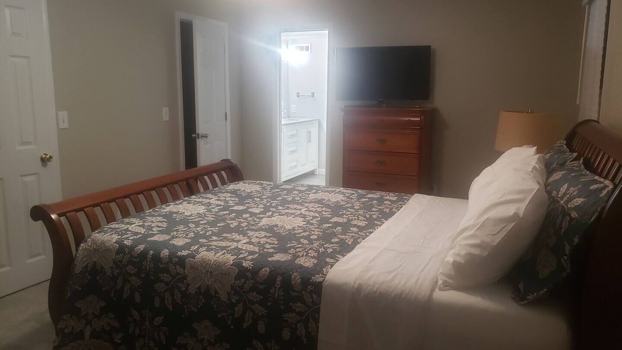 Photo of Bedroom in Bayshore