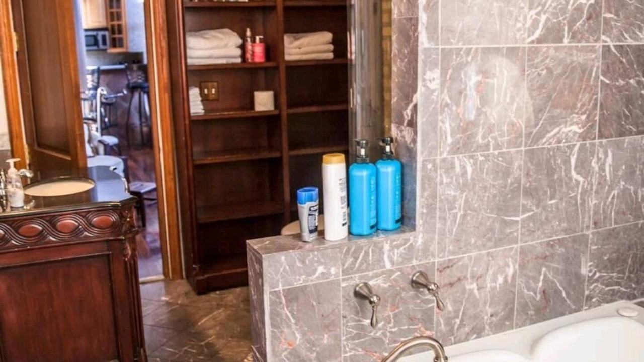 Photo of Bathroom in Noble Square