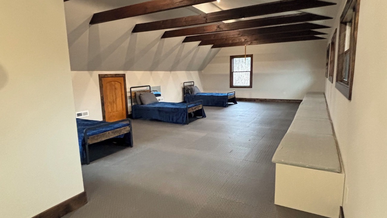 Photo of Bedroom in Oak Ridge