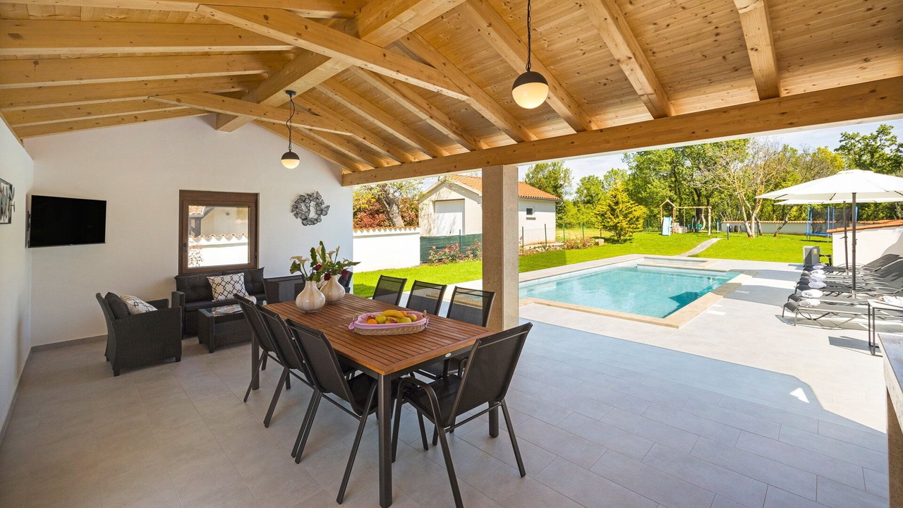 Photo of Outdoor in Mali Vareski