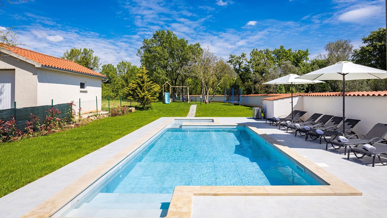 Photo of Outdoor in Mali Vareski