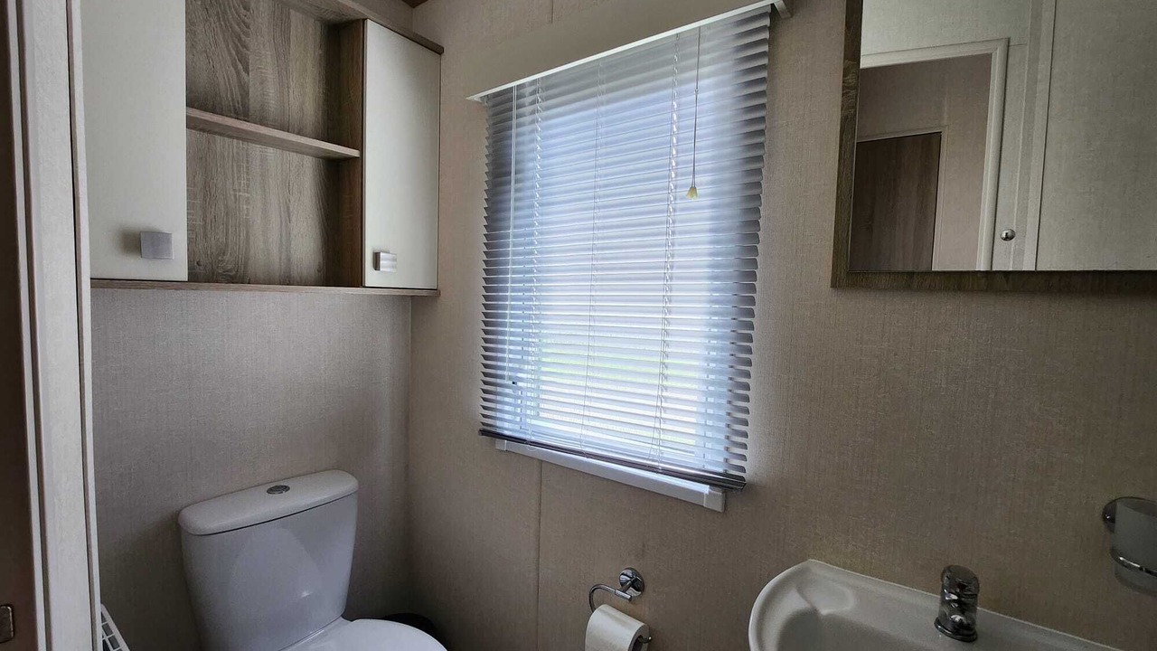 Photo of Bathroom in St Margaret's at Cliffe