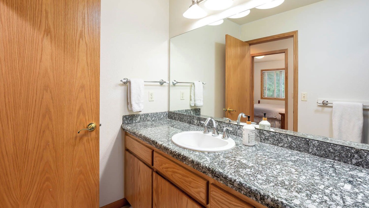Photo of Bathroom in Crescent