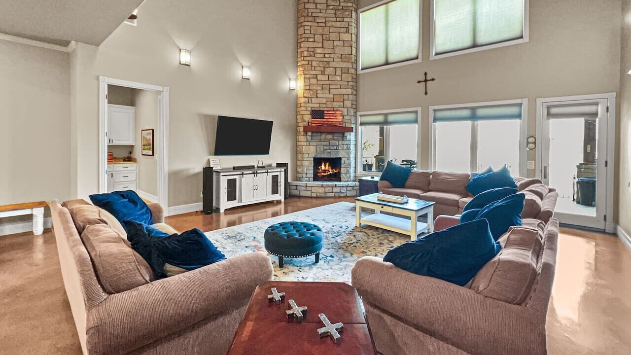 Photo of Livingroom in Graford