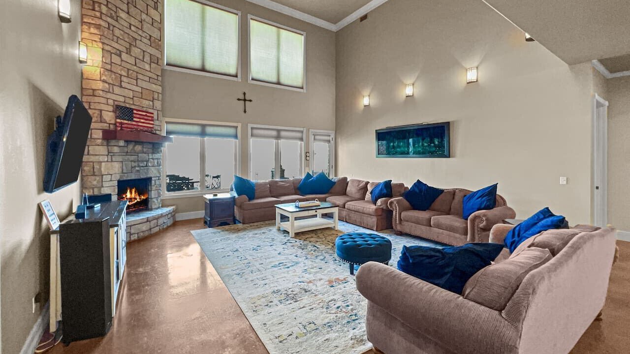Photo of Livingroom in Graford