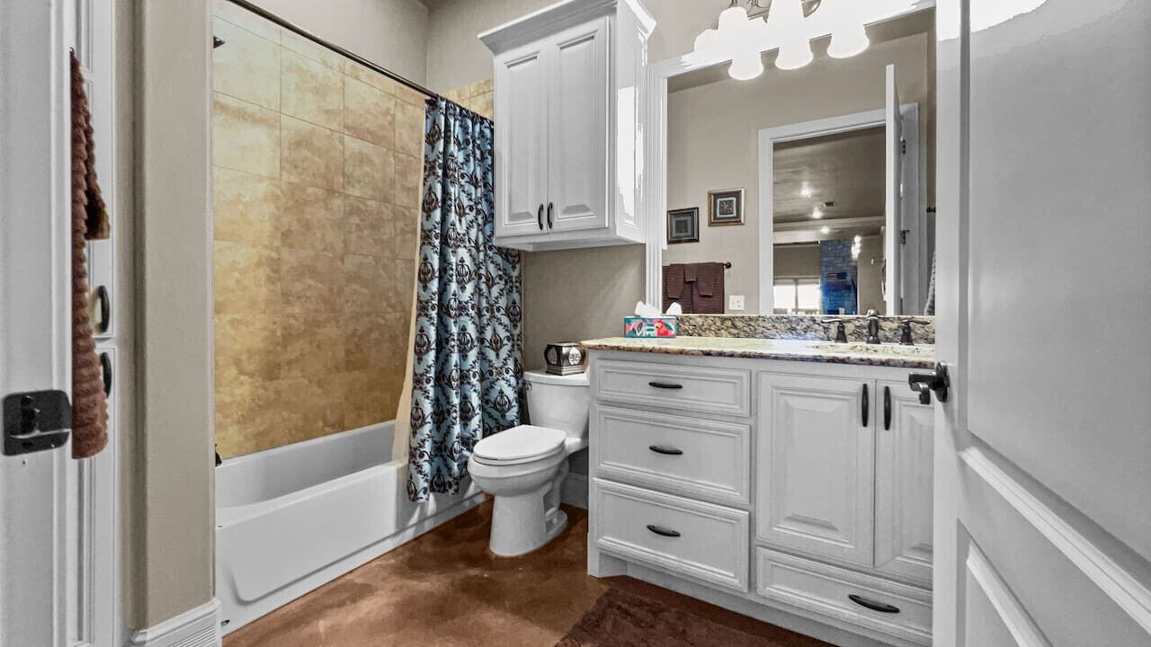 Photo of Bathroom in Graford