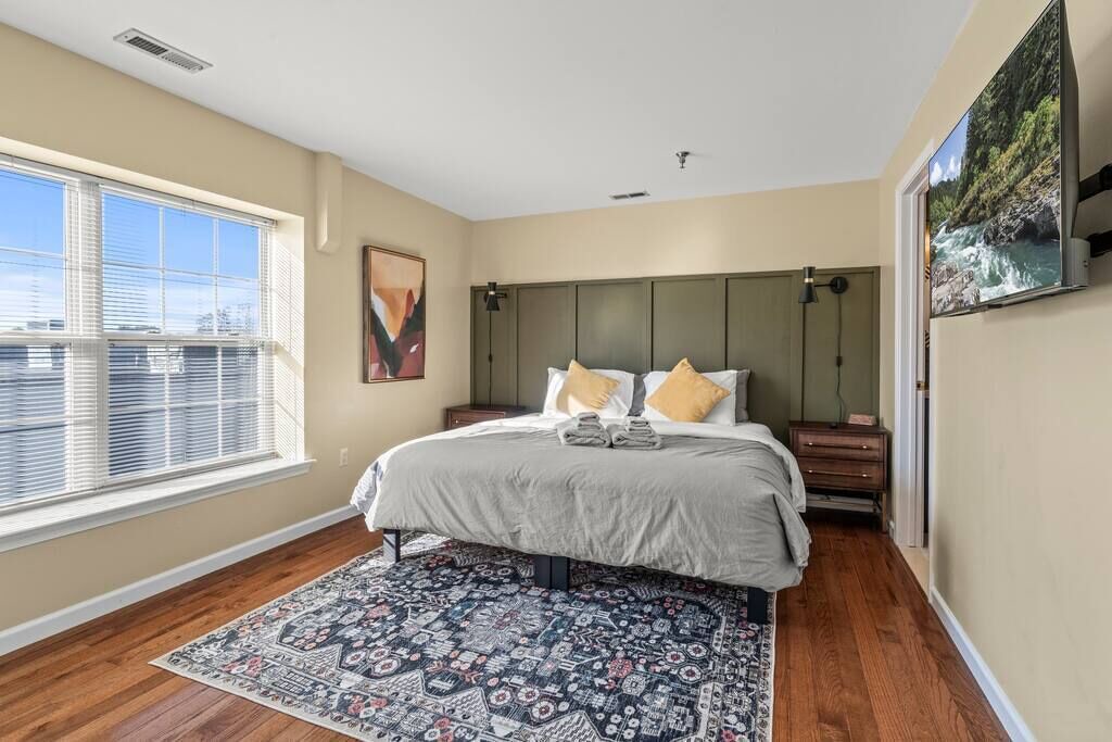 Photo of Others in Newtown