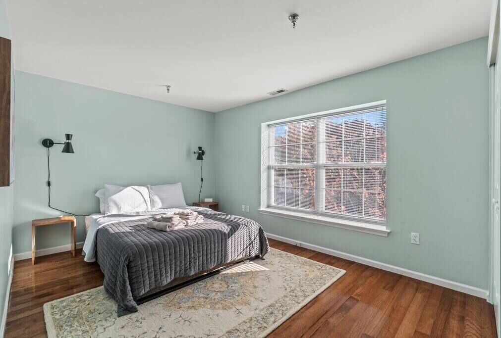 Photo of Others in Newtown