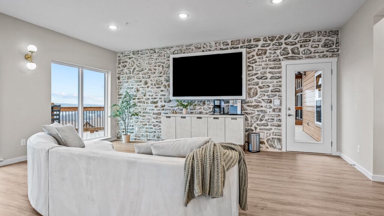 Photo of Livingroom in Kimberling City