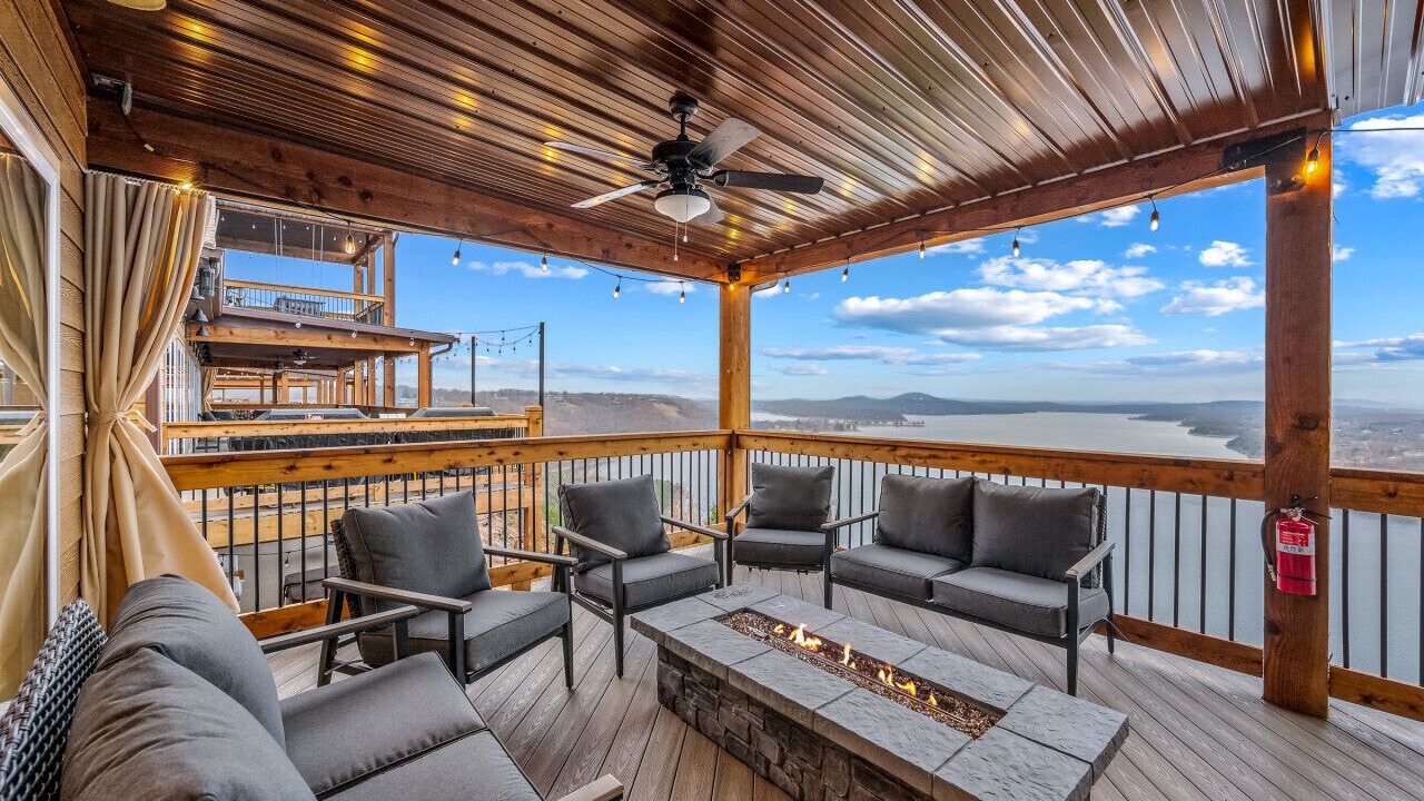 Photo of Patio Balcony in Kimberling City