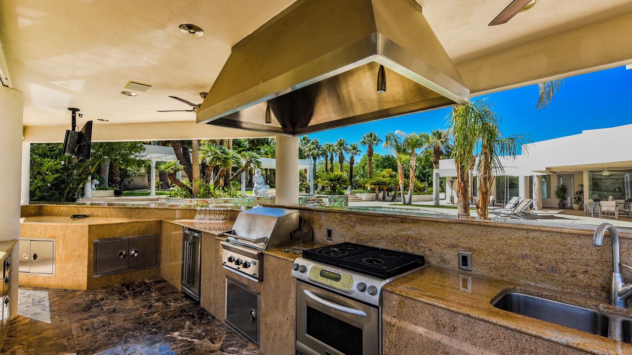 Photo of Patio Balcony in Canyon Gate