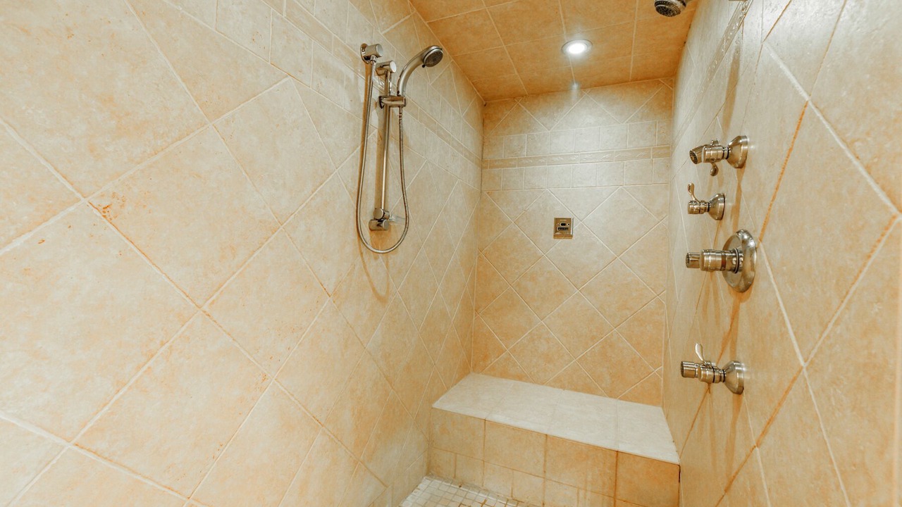 Photo of Bathroom in Canyon Gate