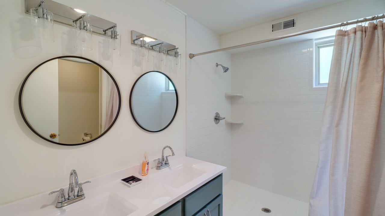 Photo of Bathroom in Greers Ferry