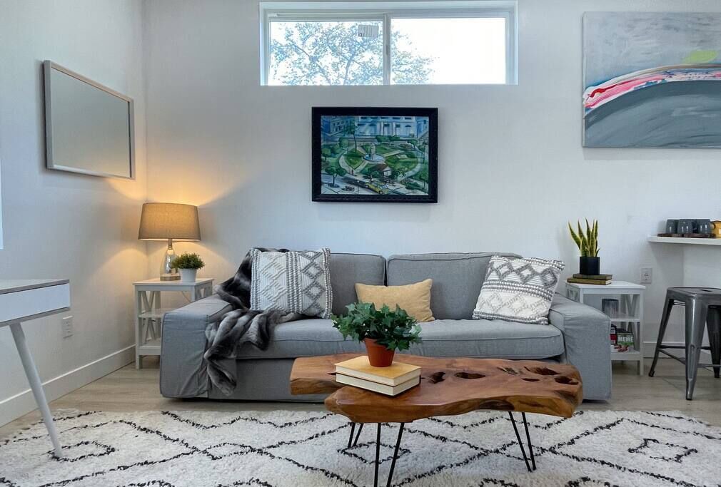 Photo of Livingroom in North Oak Park