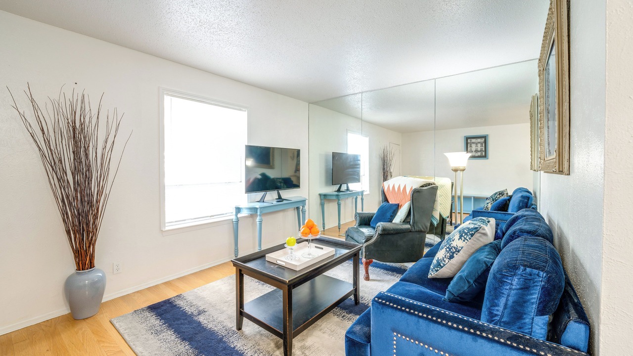 Photo of Livingroom in Knox - Henderson