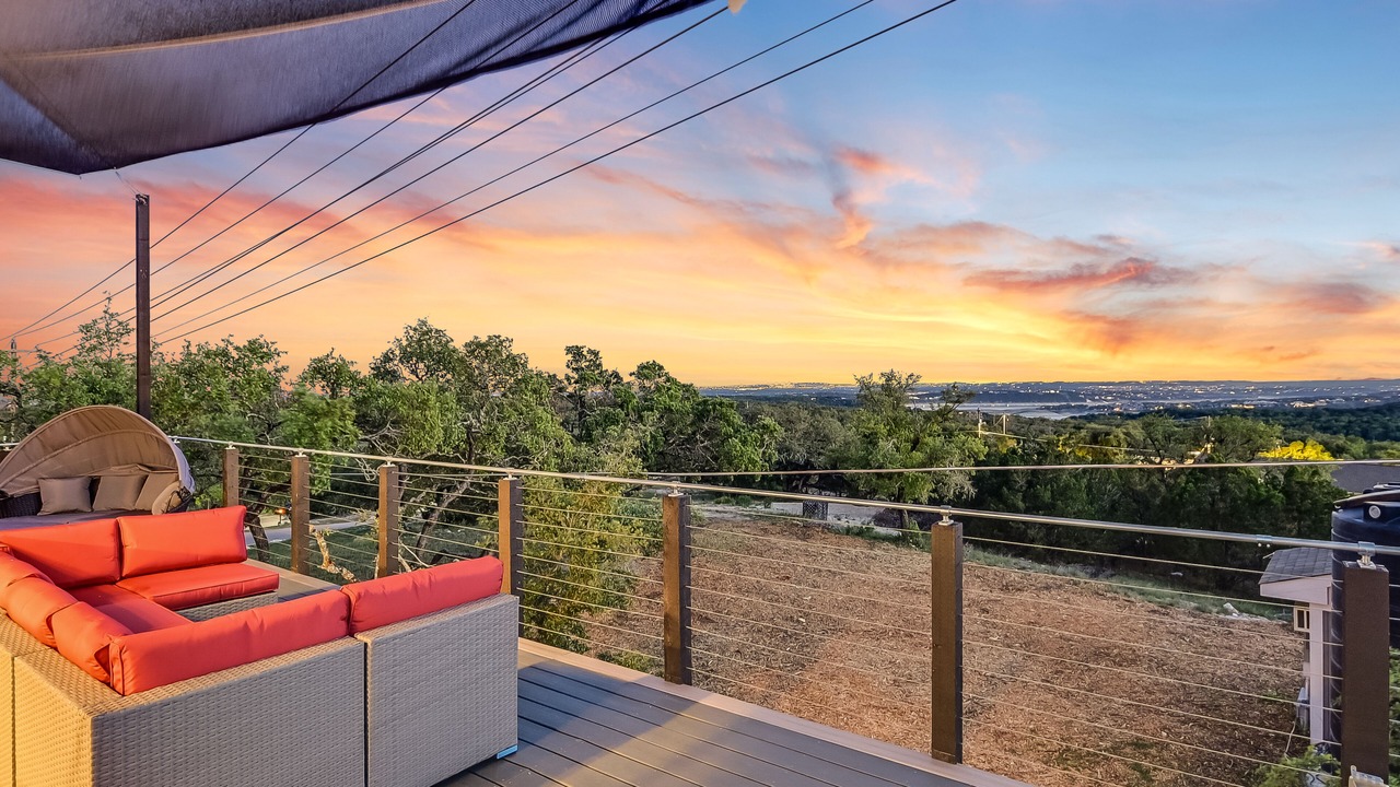 Photo of Patio Balcony in Lago Vista