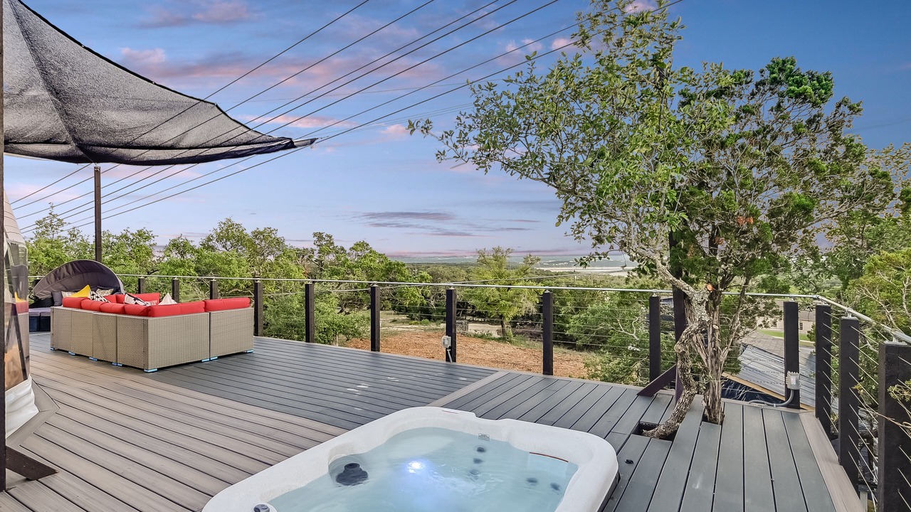 Photo of Patio Balcony in Lago Vista