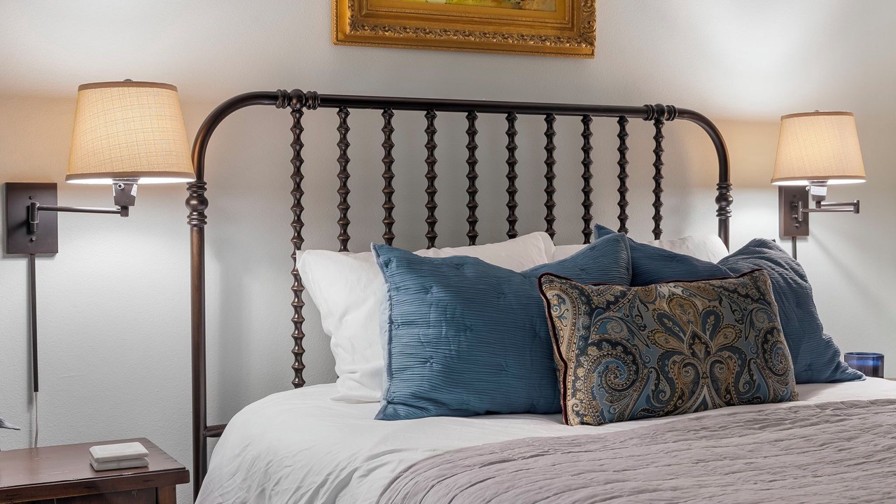 Photo of Bedroom in Downtown