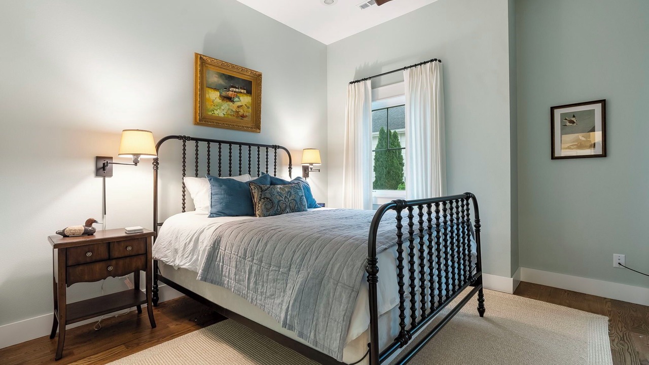Photo of Bedroom in Downtown