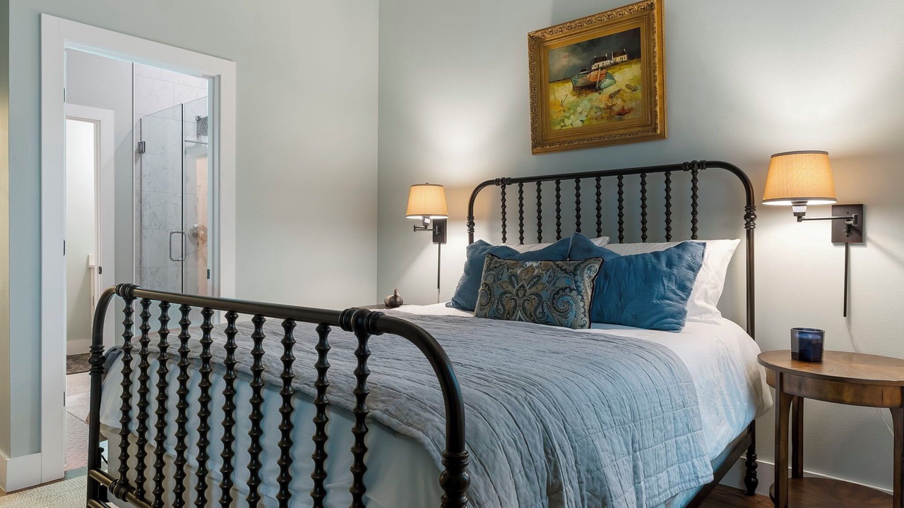 Photo of Bedroom in Downtown