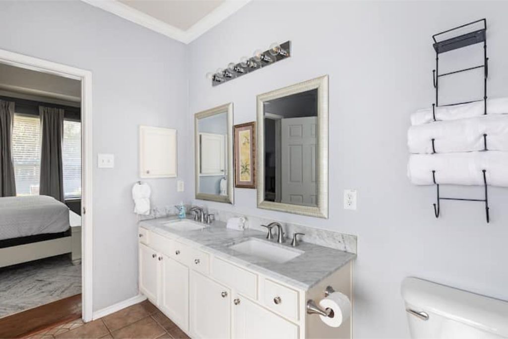 Photo of Bathroom in Elmo