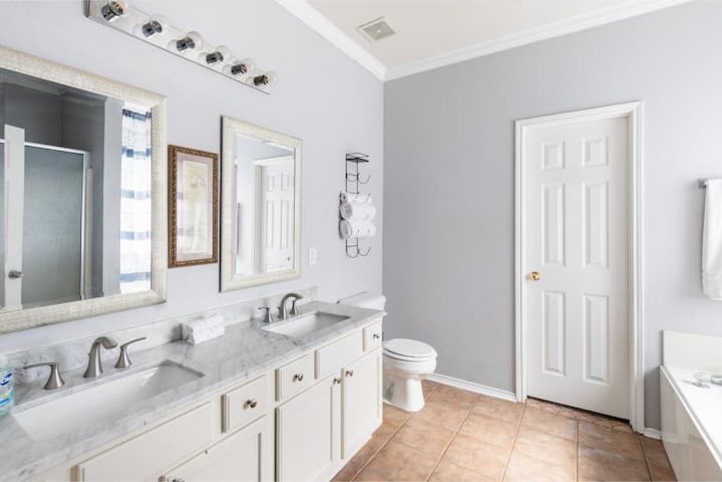 Photo of Bathroom in Elmo