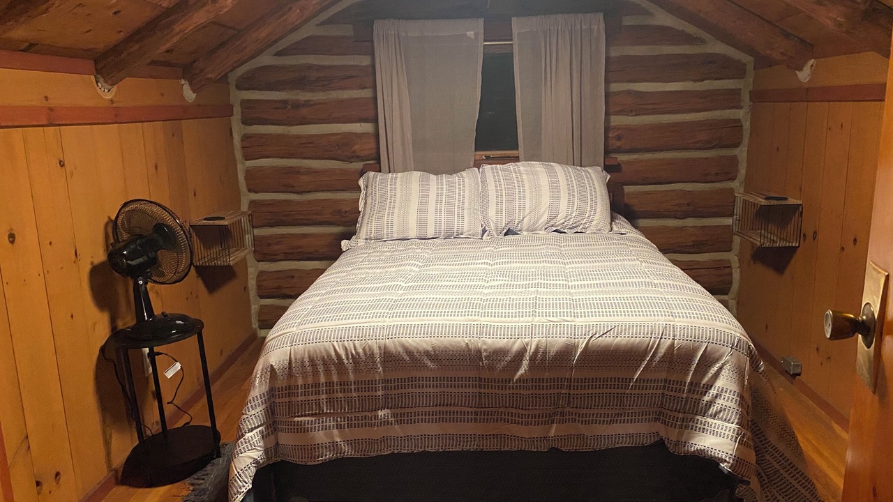 Photo of Bedroom in Shinglehouse