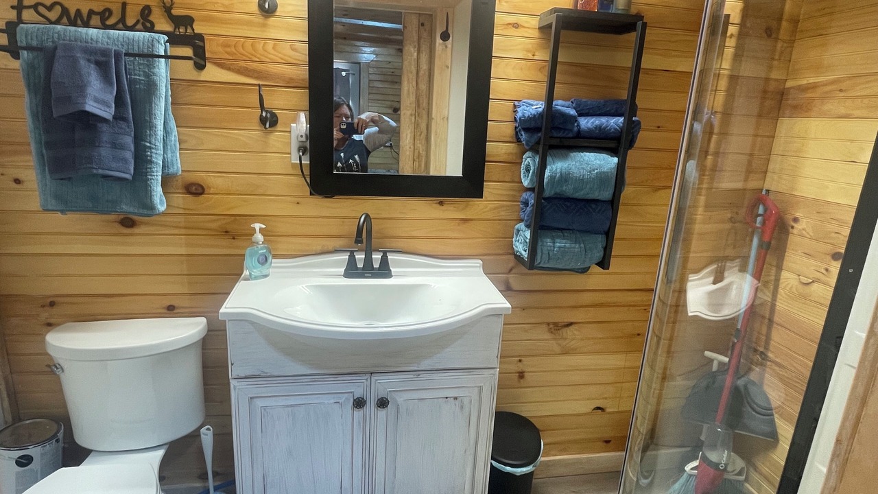Photo of Bathroom in Licking