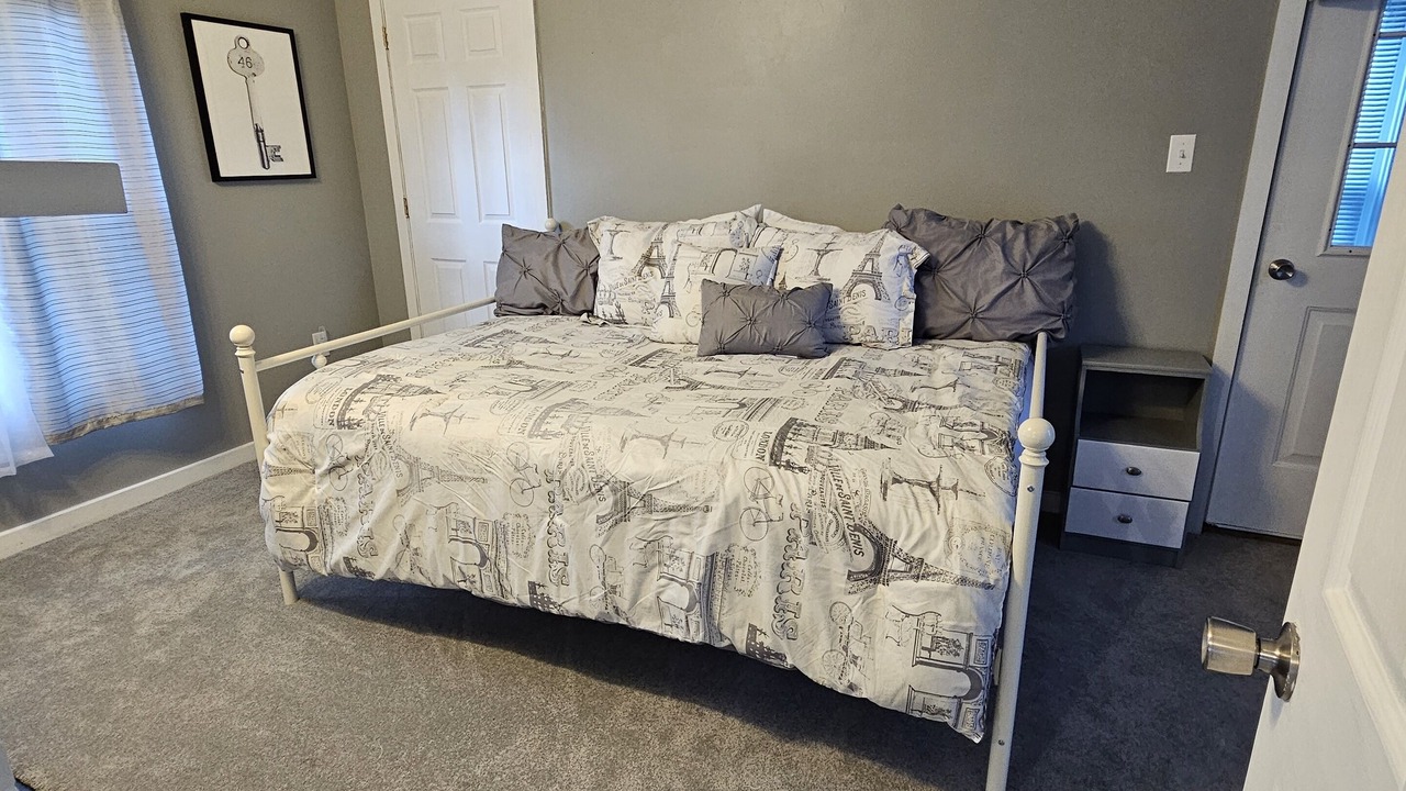 Photo of Bedroom in Warren