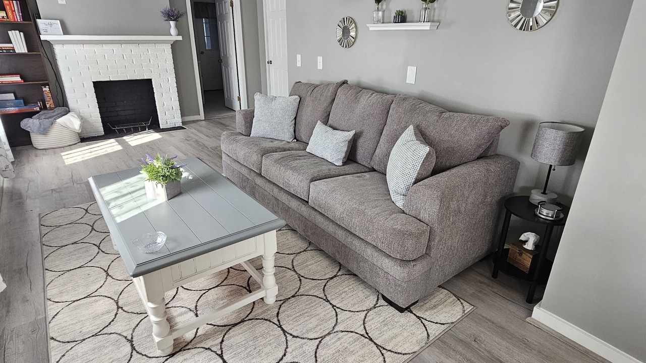 Photo of Livingroom in Warren