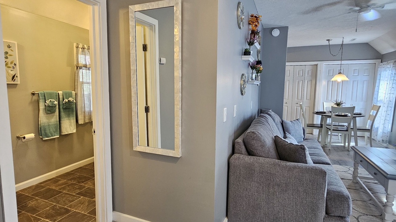 Photo of Livingroom in Warren