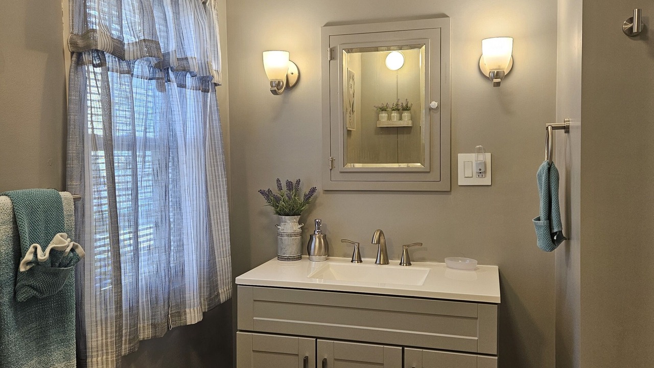 Photo of Bathroom in Warren