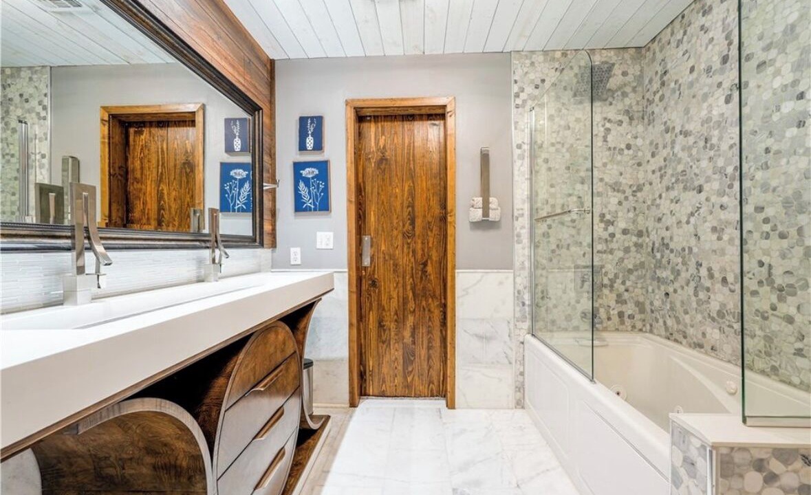 Photo of Bathroom in Whitney