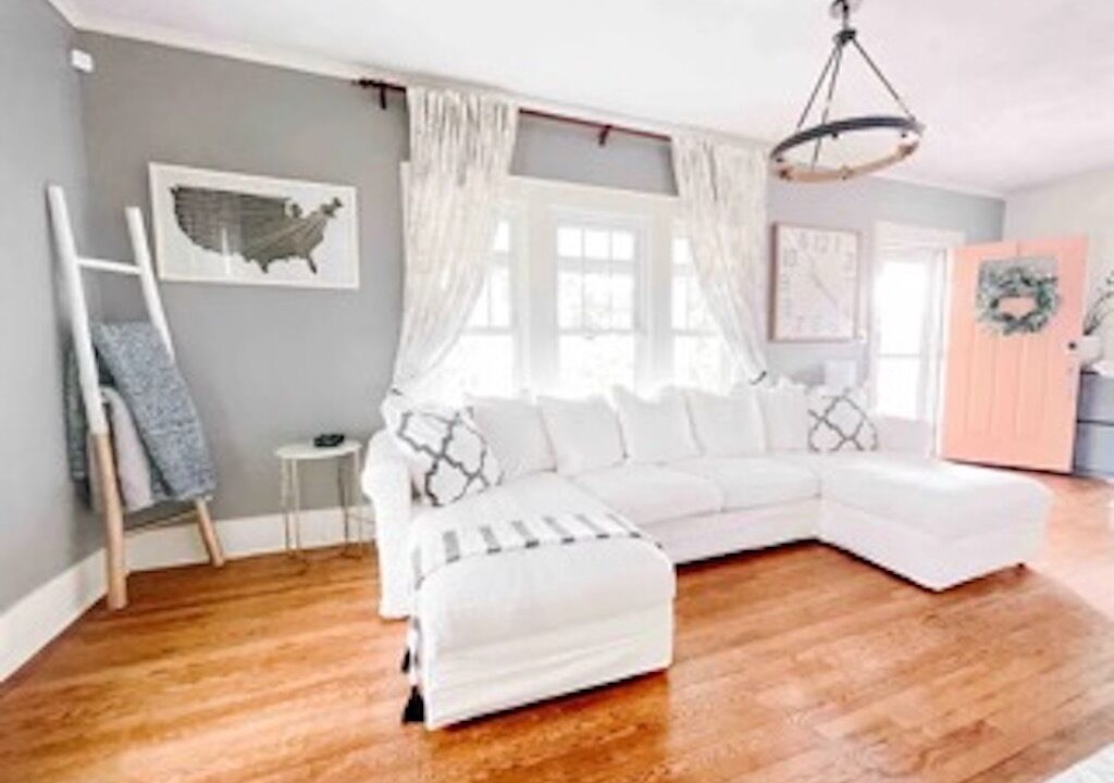 Photo of Livingroom in Eastside