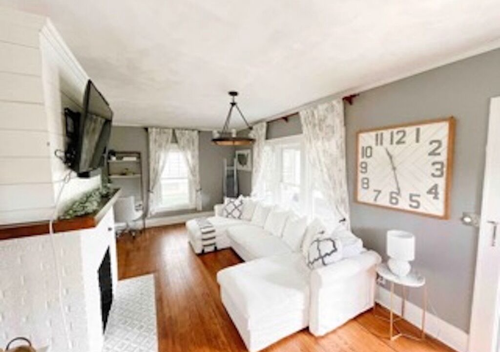 Photo of Livingroom in Eastside