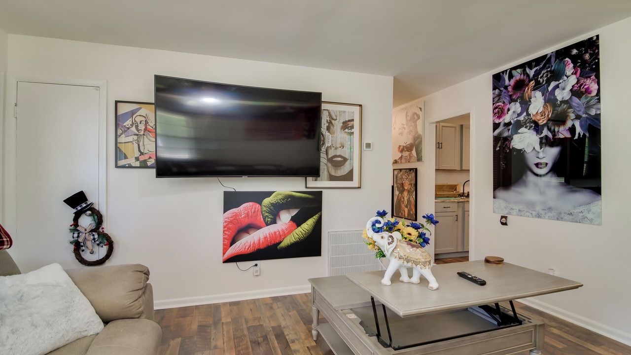 Photo of Livingroom in Matthews