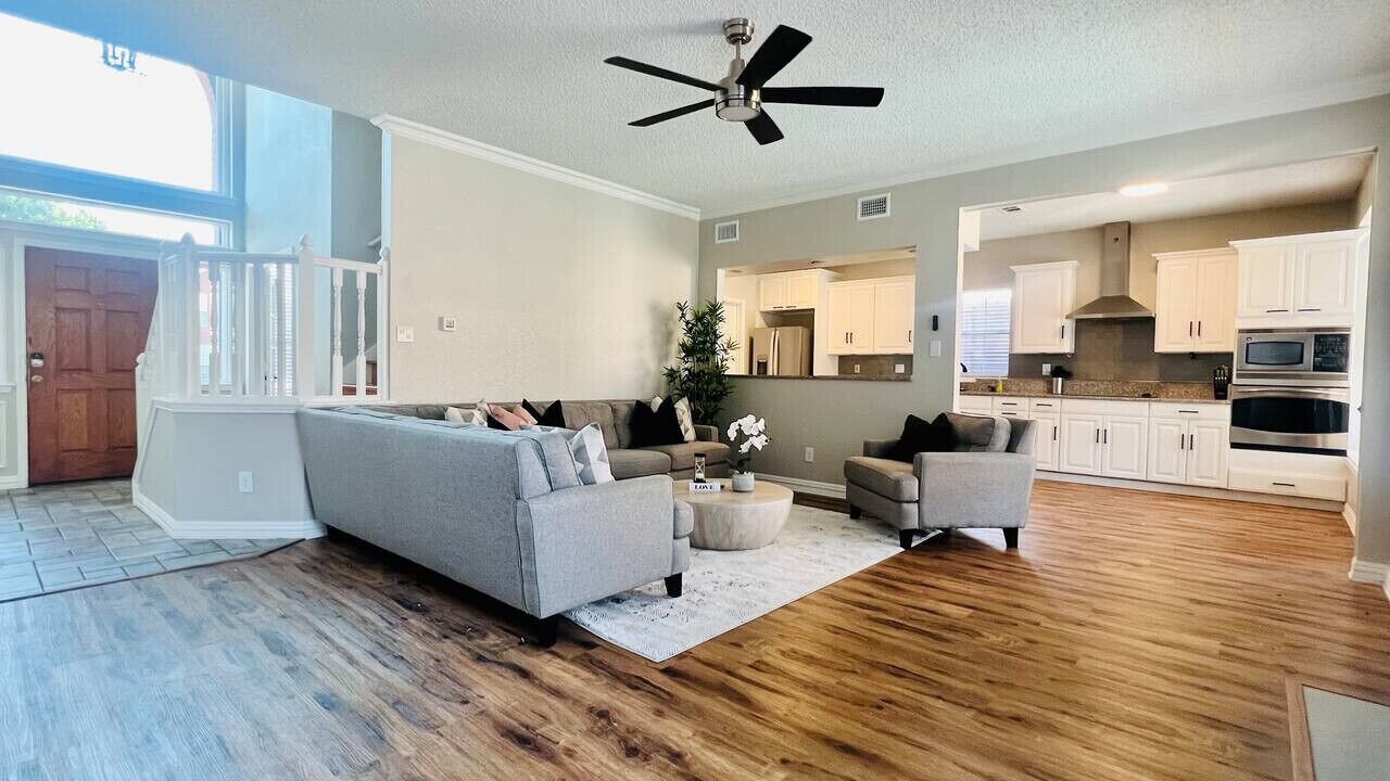 Photo of Livingroom in The Colony