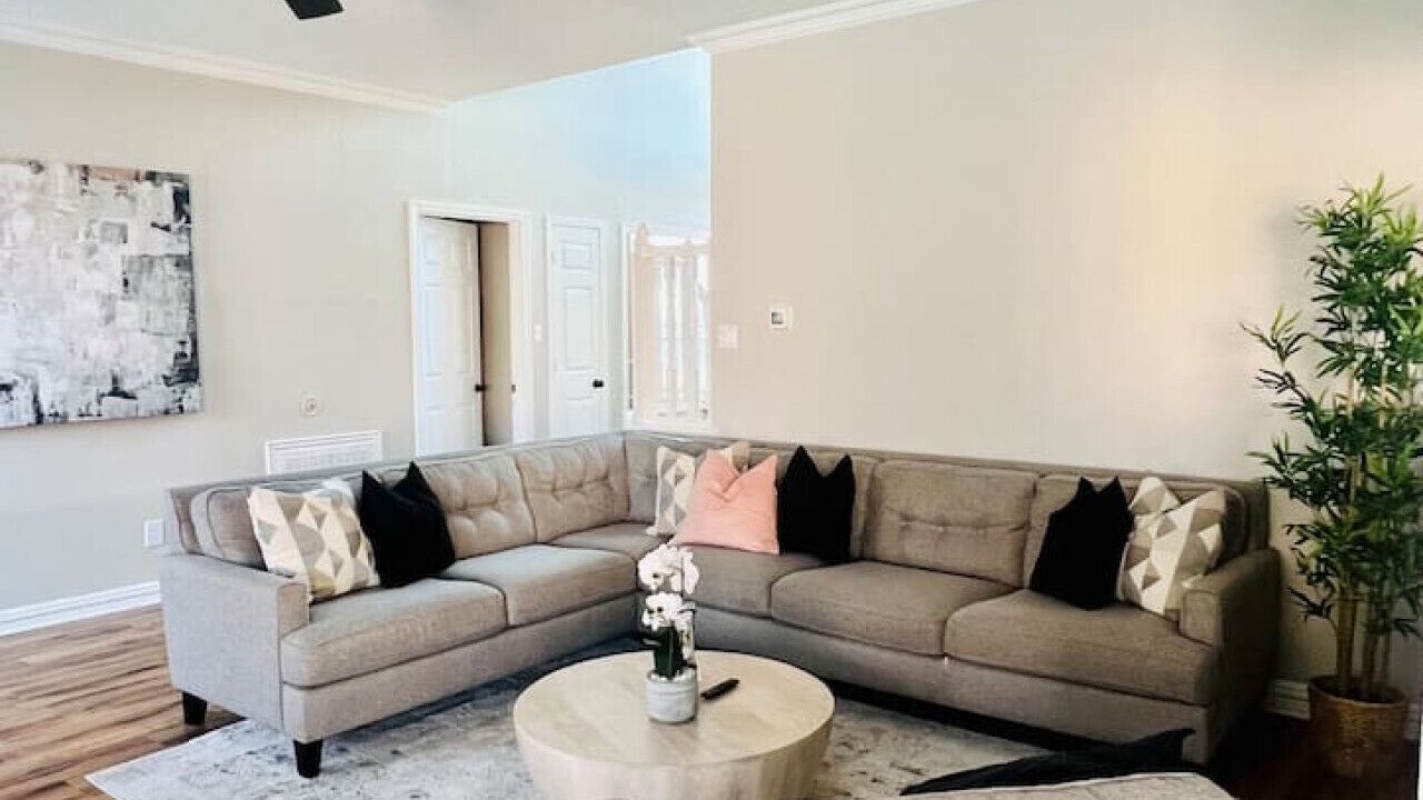 Photo of Livingroom in The Colony