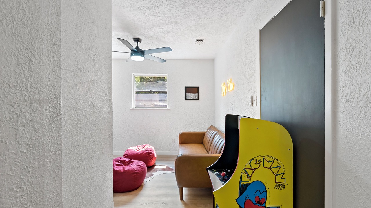 Photo of Livingroom in College Station