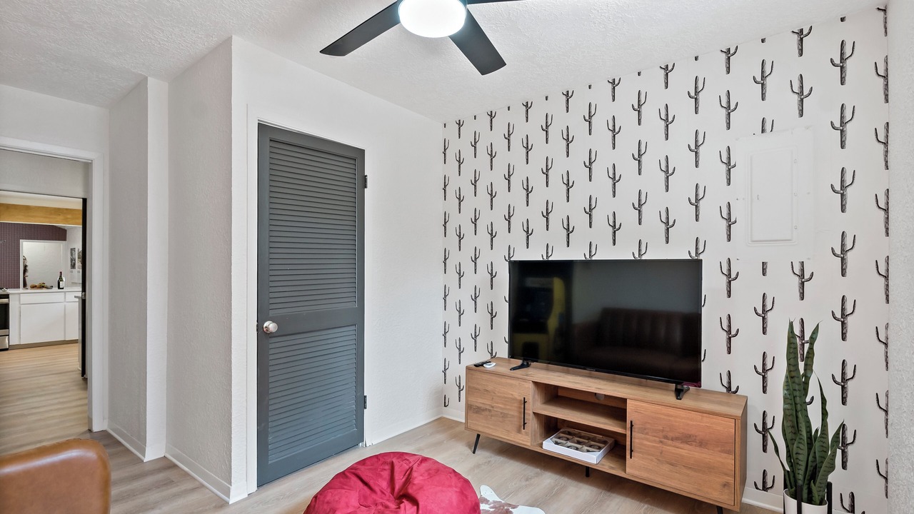 Photo of Livingroom in College Station