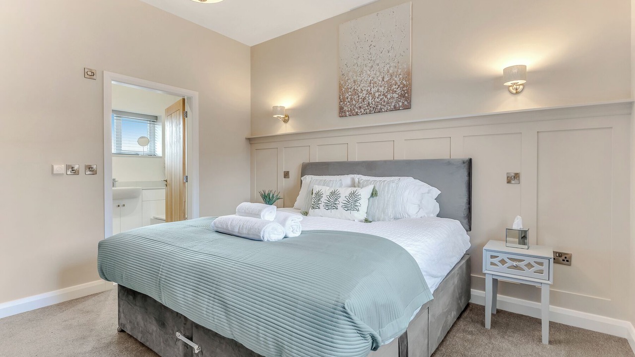 Photo of Bedroom in Snarestone