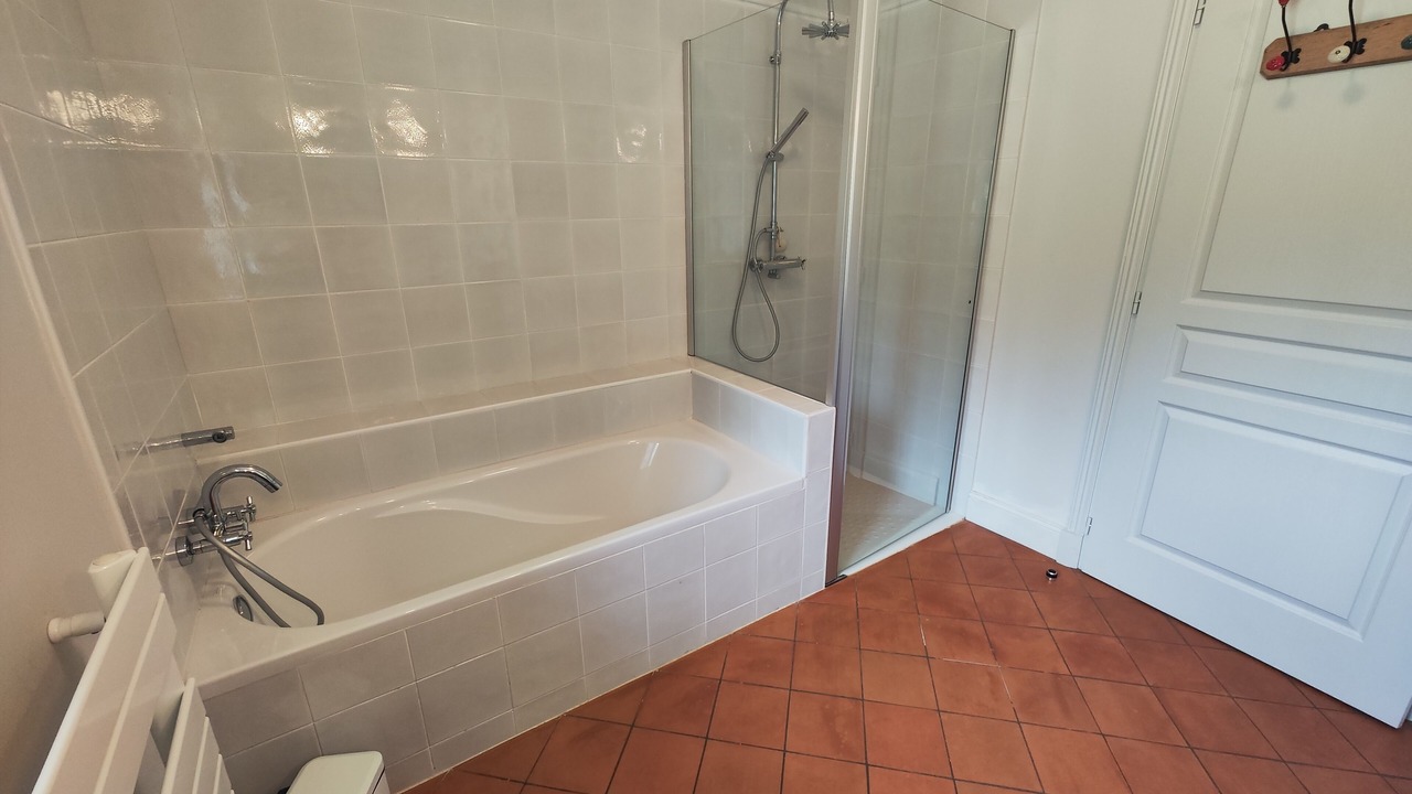 Photo of Bathroom in Tonneins