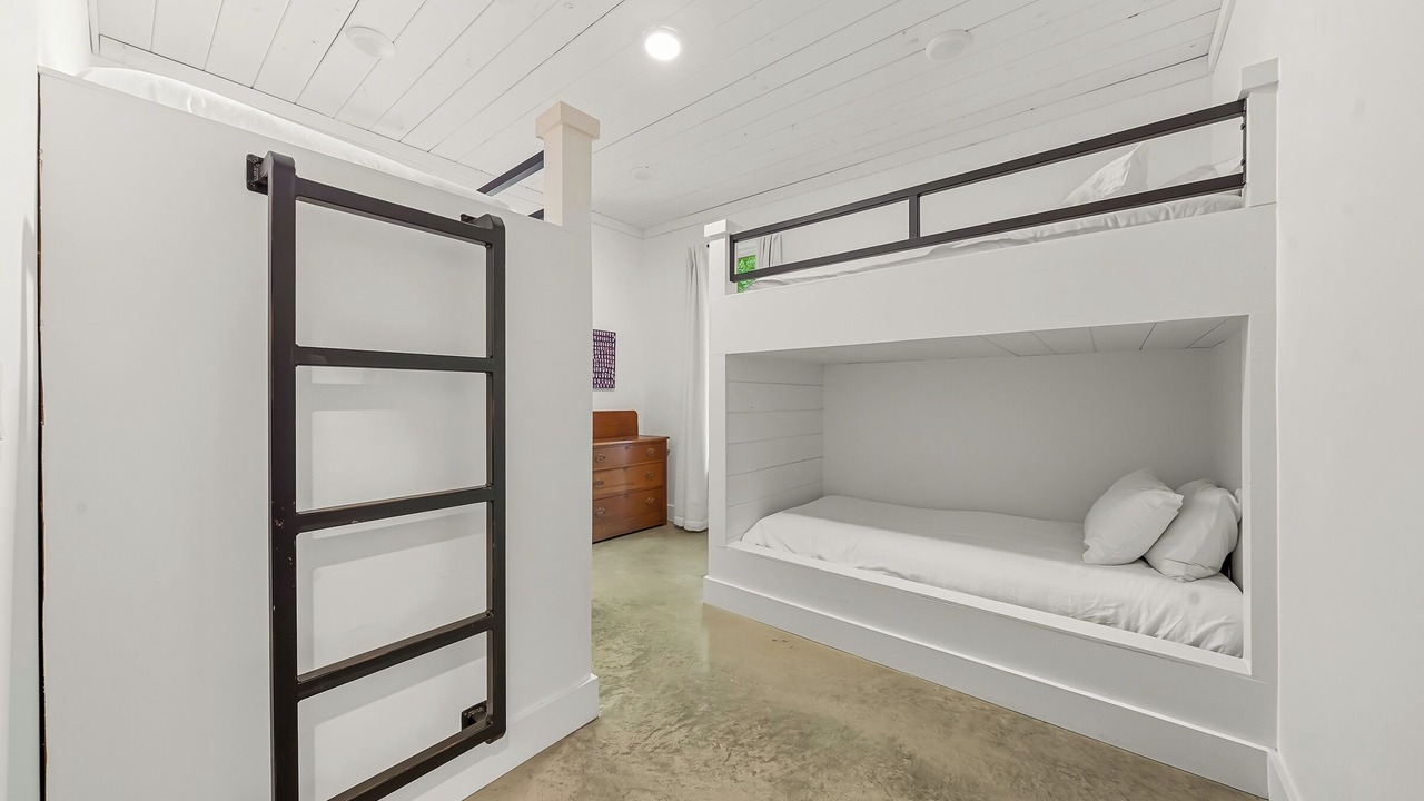 Photo of Bedroom in Broken Bow