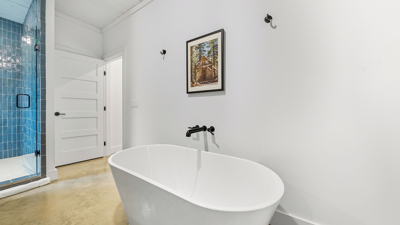 Photo of Bathroom in Broken Bow